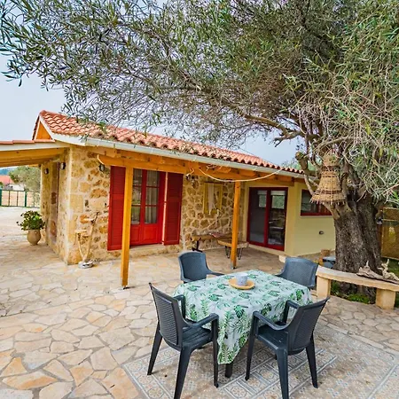 Dreamy Stone House Песада