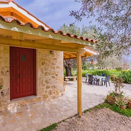 Dreamy Stone House Semesterbostad Pesádha
