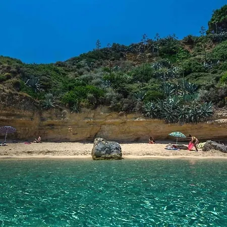 بيت للعطل Dreamy Stone House Pesádha